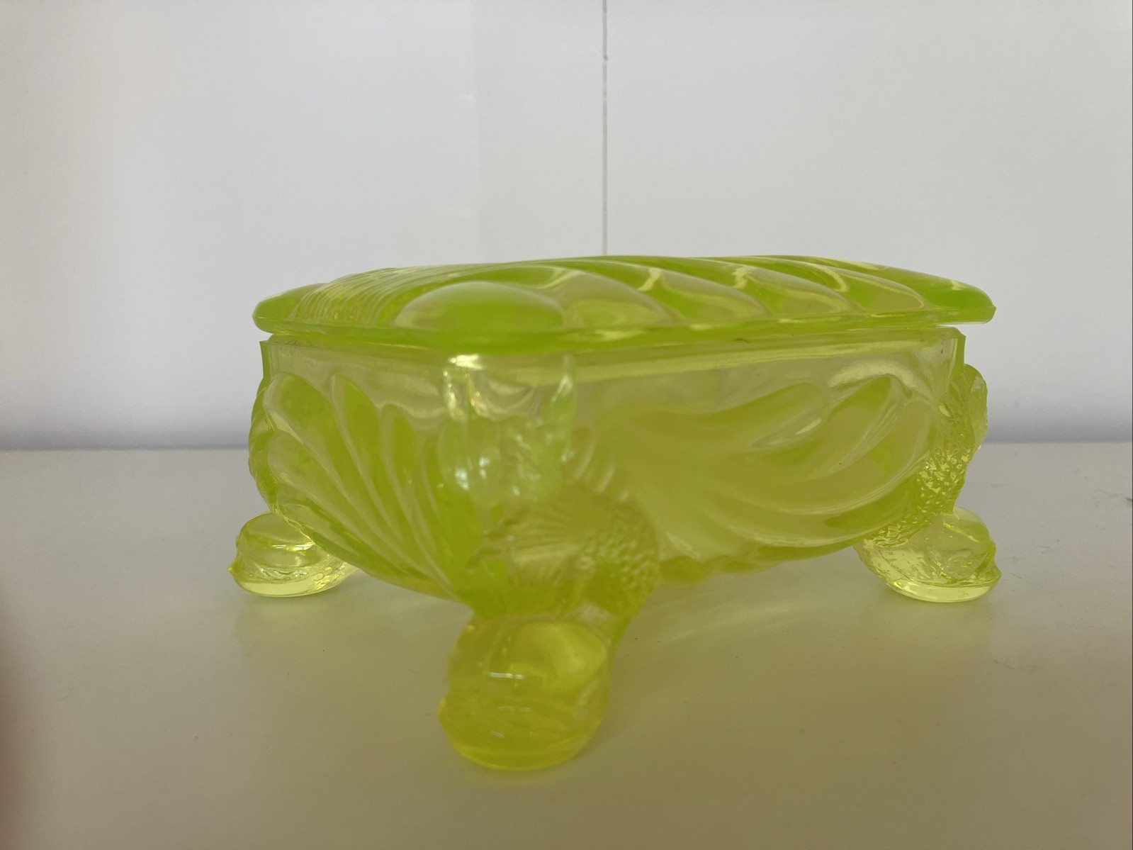 Boyd Vaseline Glass Shell Trinket Box w/ Fish Legs, Vintage Yellow Uranium Glass