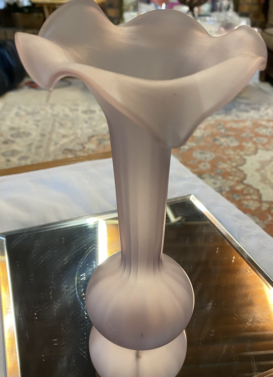 Vtg Jack In The Pulpit Vase Pink Satin Glass 7\