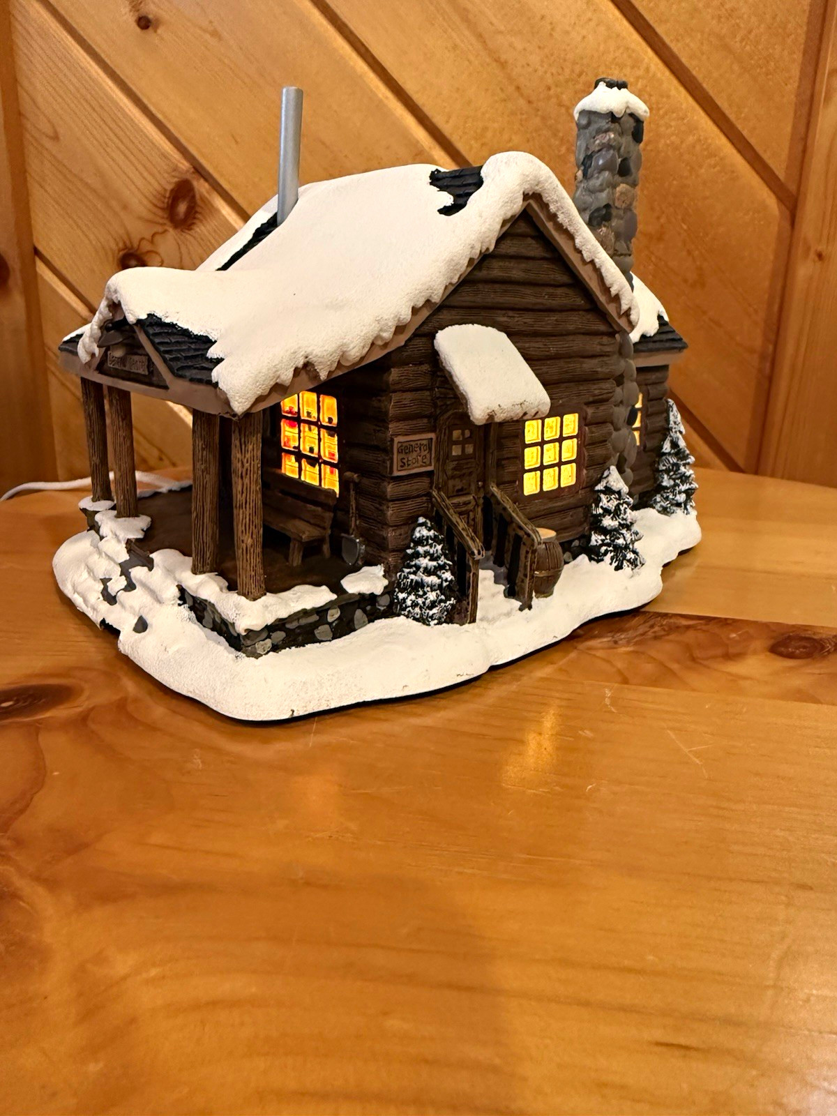 Hawthorne Village Winter Memories Terry Redlin General Store Lighted 2002