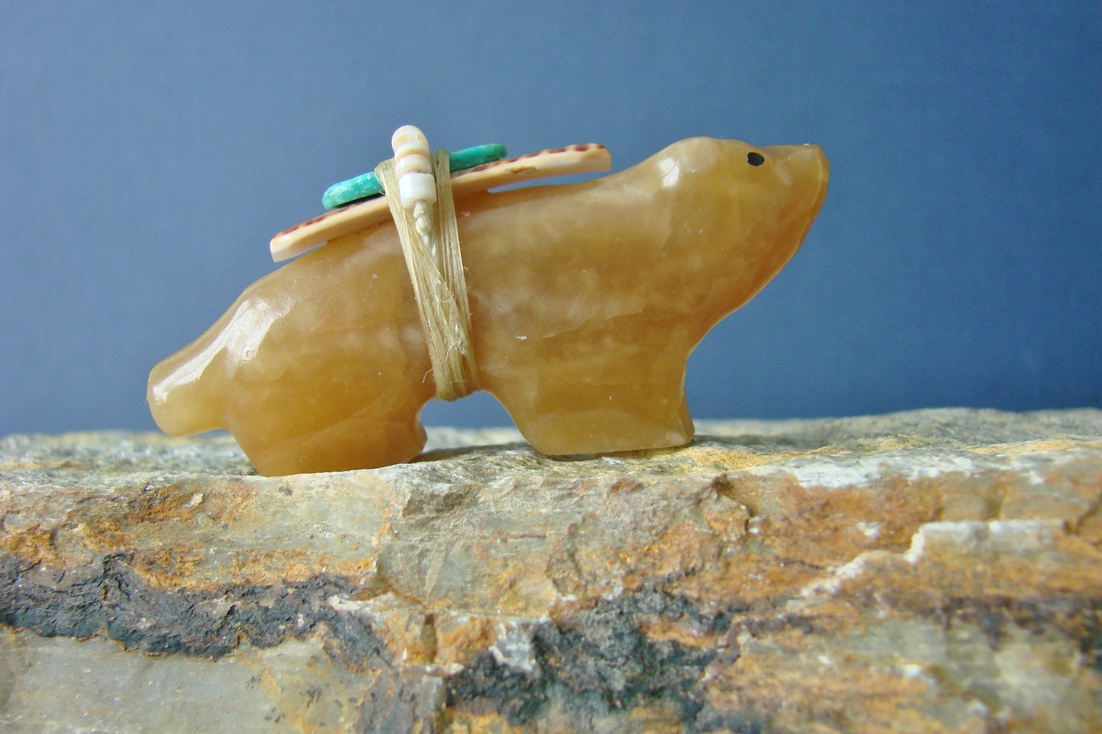 Rare 1970's Honey Travertine Zuni Fetish Wolf Carving By Bernard Homer Jr. (d)