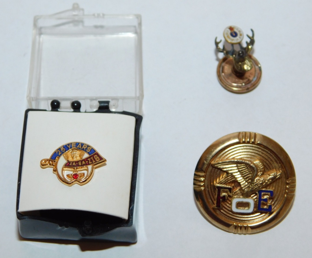 Vtg 25 Years Za Ga Zig Temple Gold Tone Lapel Pin, FOE and Elks Pins