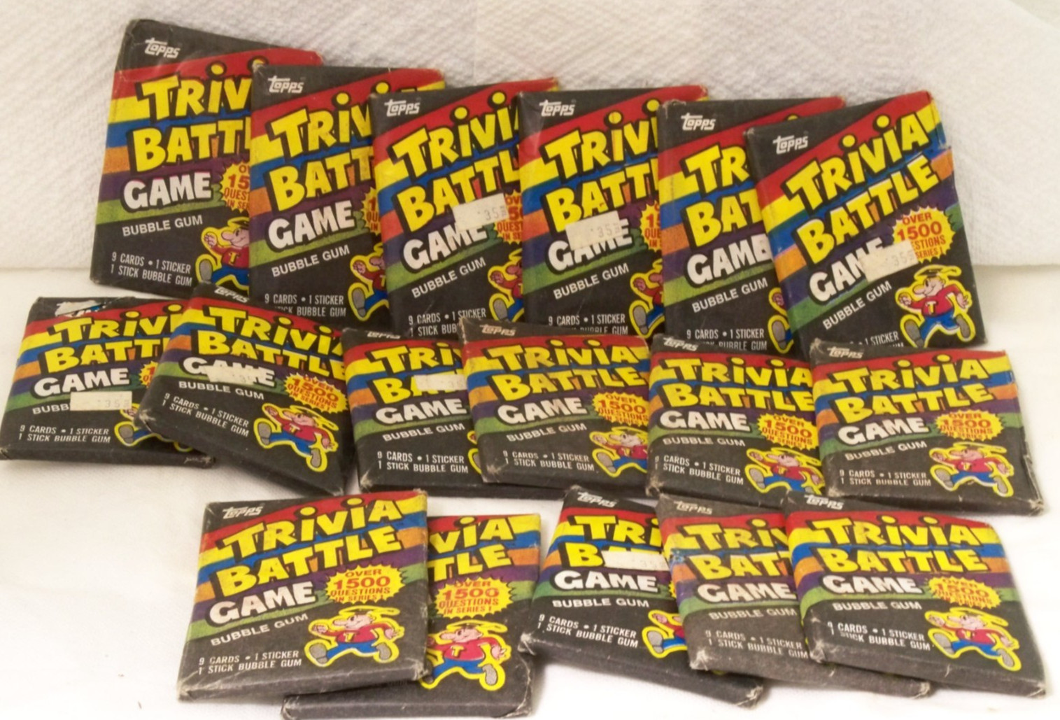 1984 TOPPS TRIVIA BATTLE GAME BUBBLE GUM CARD PACKS  SEALED  17 PACKS