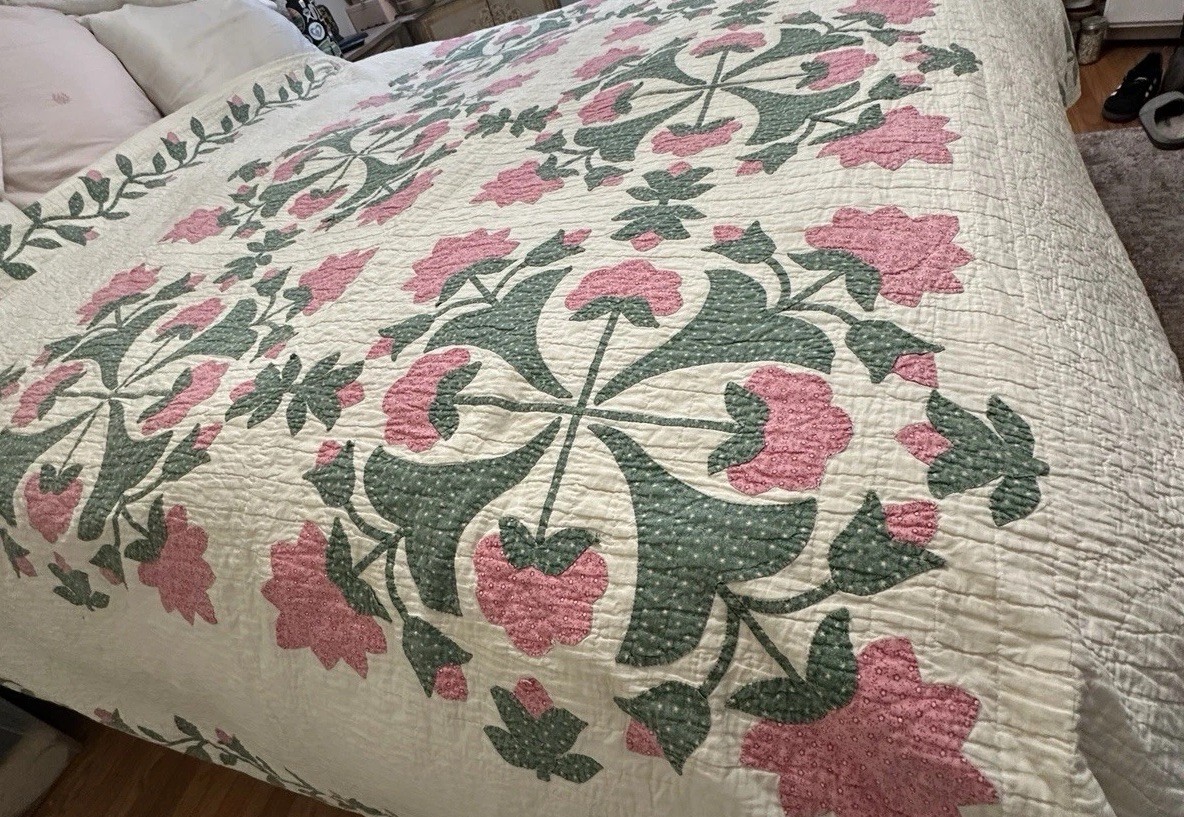 Rose Of Sharon Appliqué Hand Stitched Full  Quilt In Good Condition 1930 Beauty