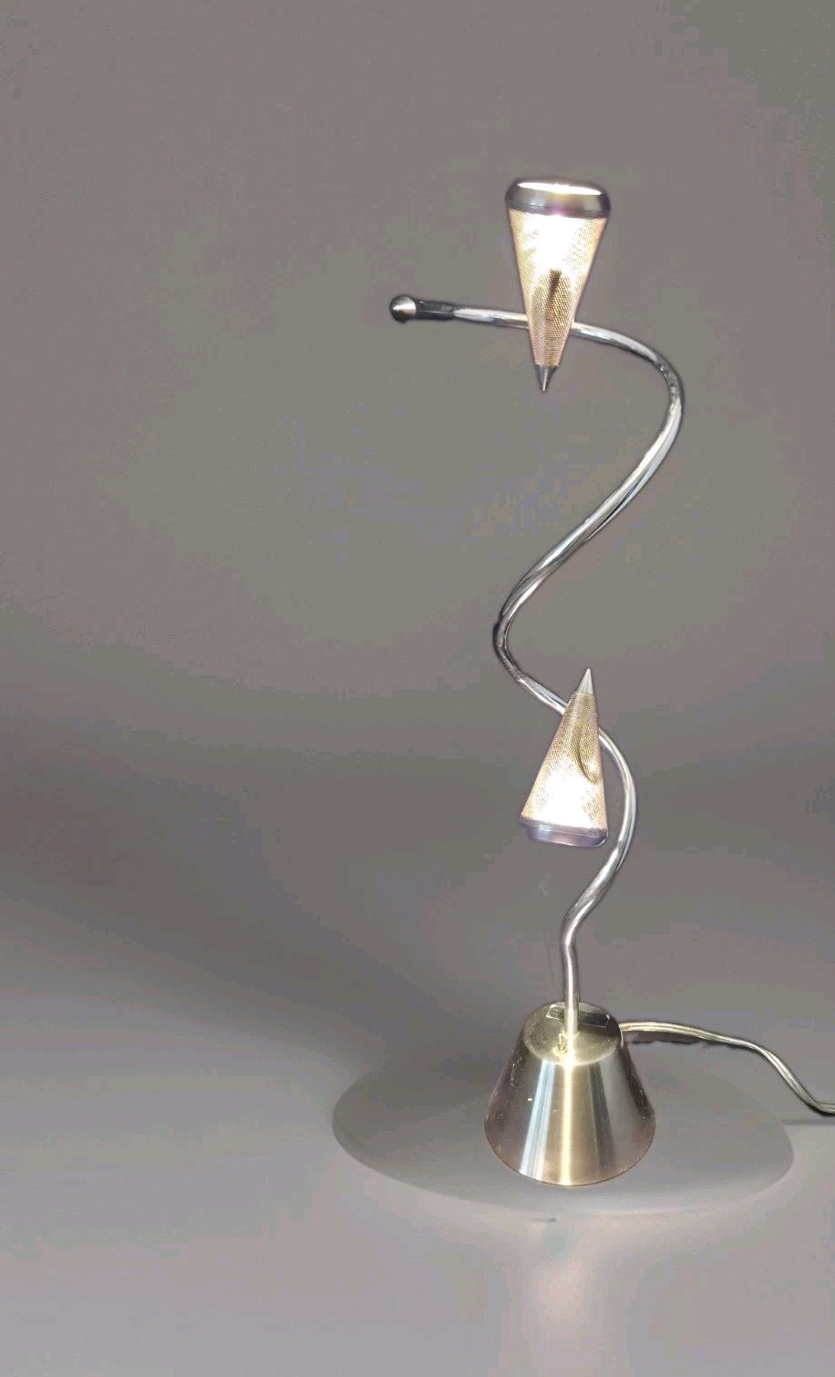 Vintage Postmodern / Memphis-era Double-Head Serpentine Desk/Table Lamp
