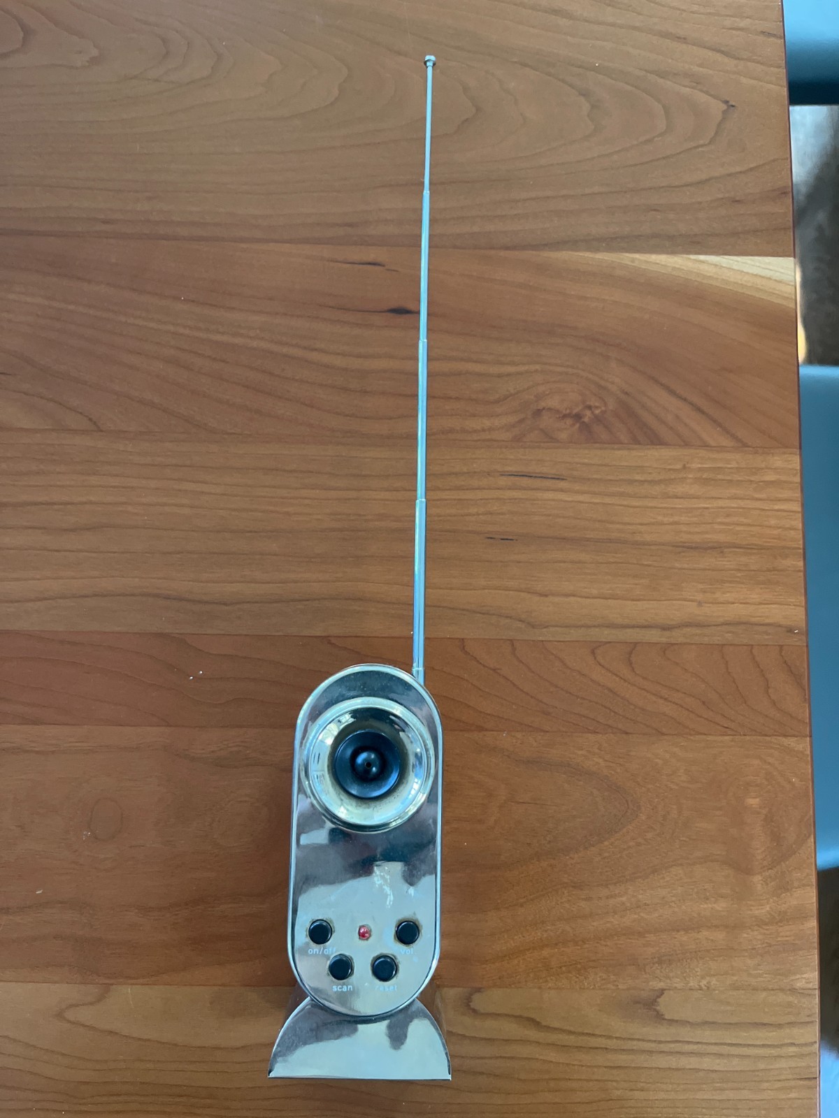 VINTAGE 1960s-70s Novelty AM Transistor Radio - WORKS