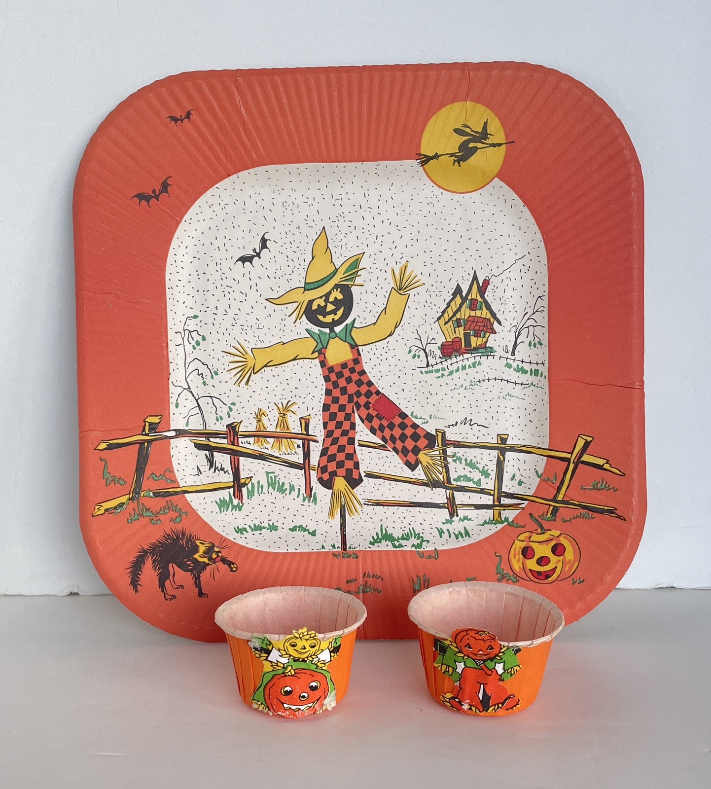 Lot 3 1940s 1950s Vtg Halloween: 2 Die Cut Nut Candy Cup & Scarecrow Paper Plate