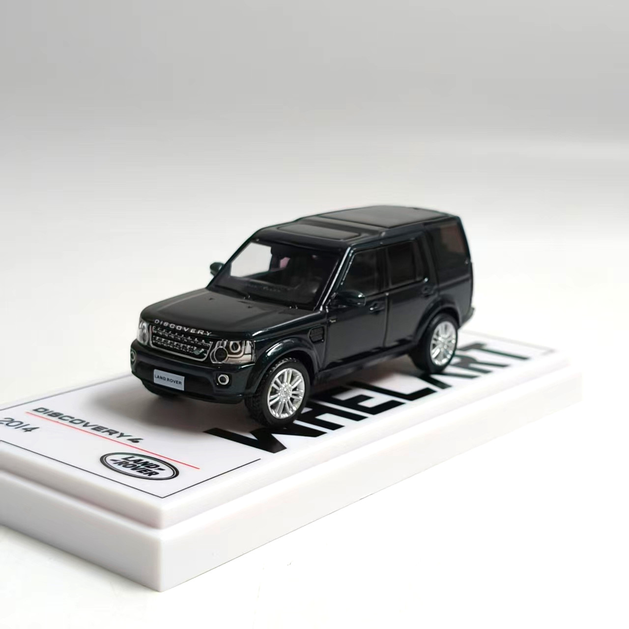 1/64 Deep Green Discovery 4 SUV Diecast Collectible Display Miniature Model