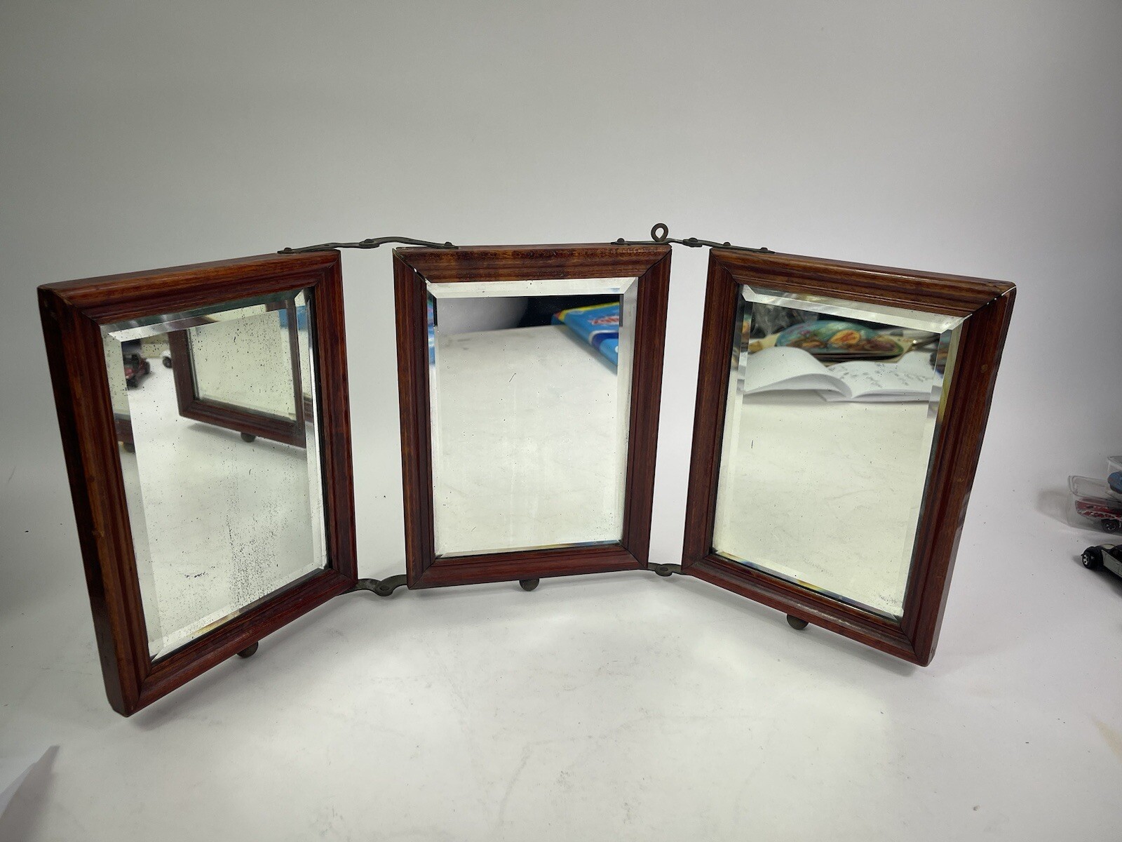 Antique Early Tri Fold Hanging Shaving Mirror Mahogany Beveled Glass Superb 