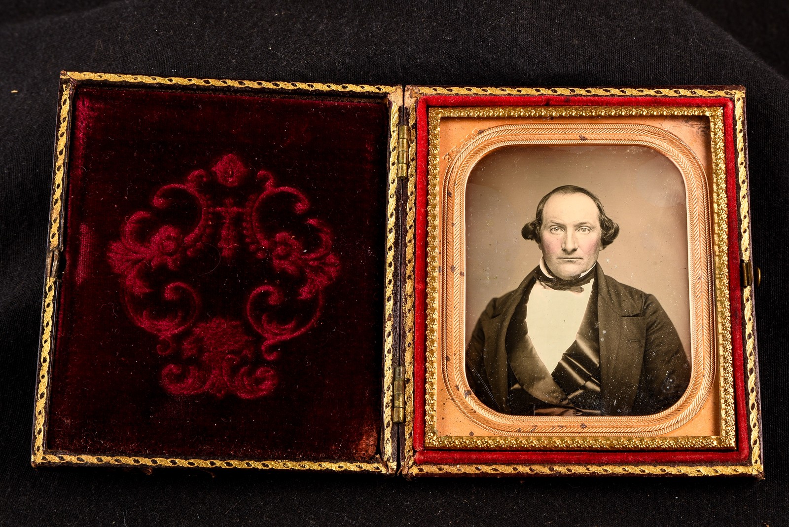 Daguerreotype Striking Gentleman by I. H. Dupee of Maine 1/6 Plate Antique V30