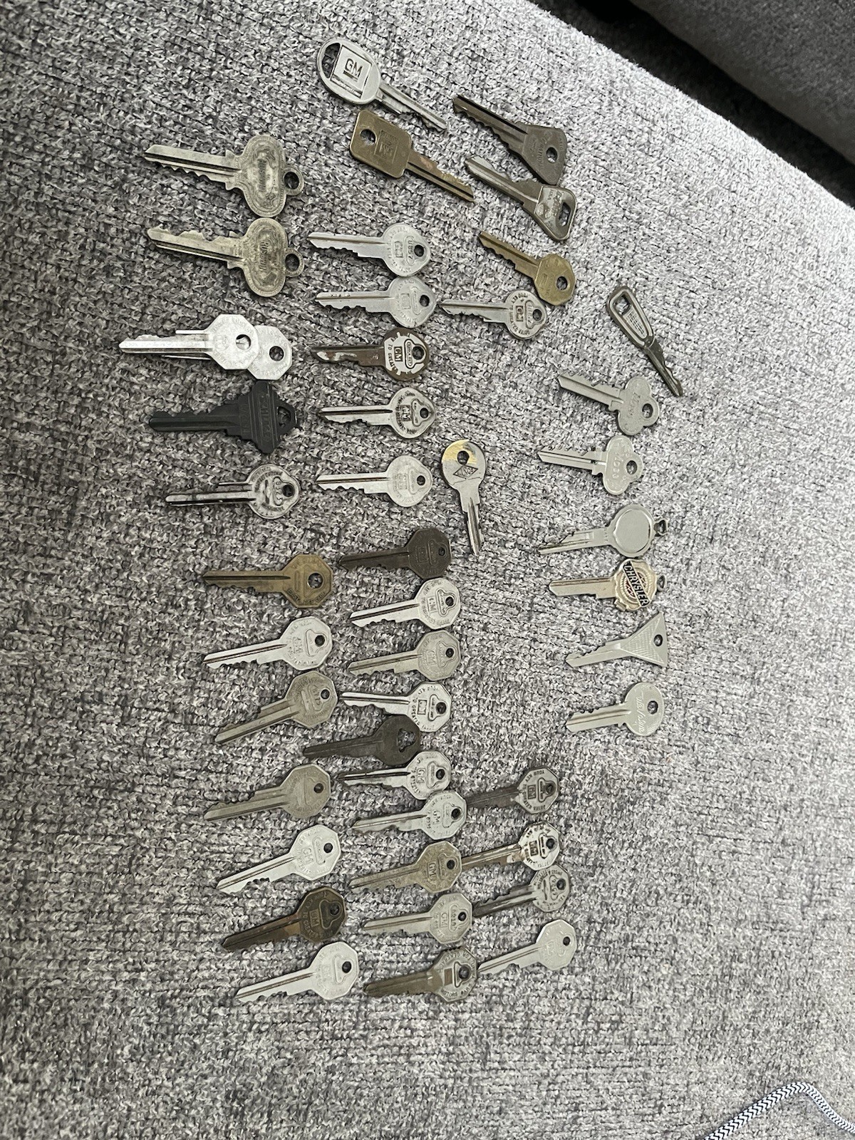 Vtg GM Chrysler Cadillac Key Lot 45pc Briggs Stratton Rochester Cut Blank
