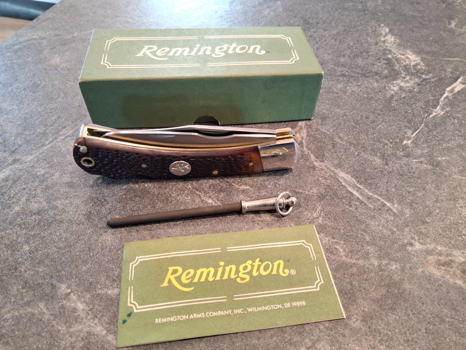 New Remington UMC Big Game Double Lock Back Knife R3 NEVER USED IN BOX
