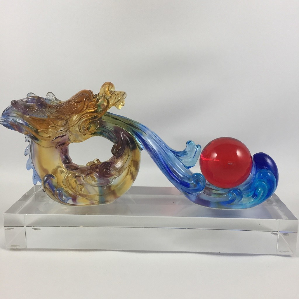Liuli Crystal Glass Feng Shui Dragon Ru-Yi Ornament with Red Ball & base