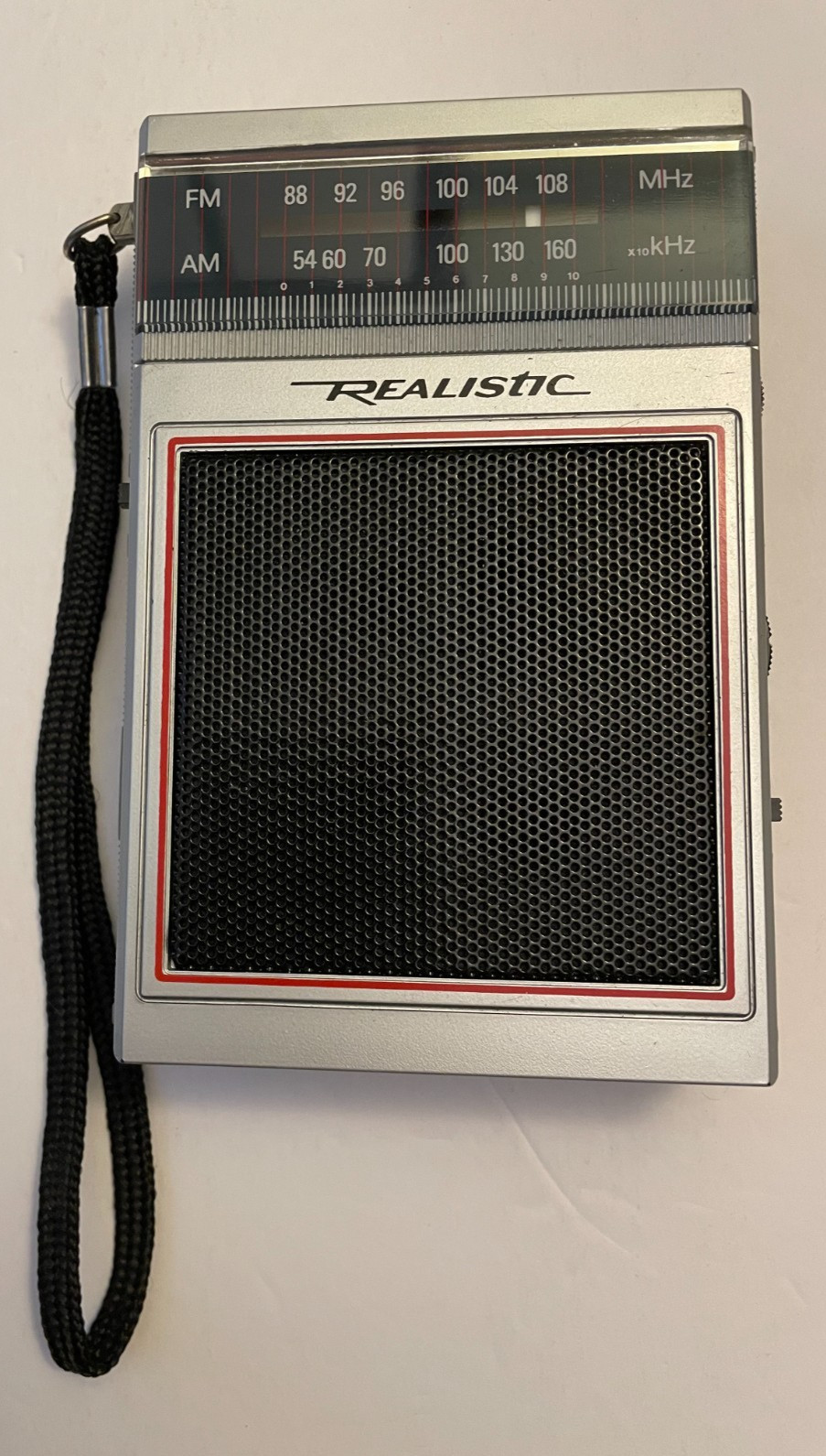 Vintage Realistic Radio Shack Hand Held Portable AM-FM Radio Model 12-719 Works