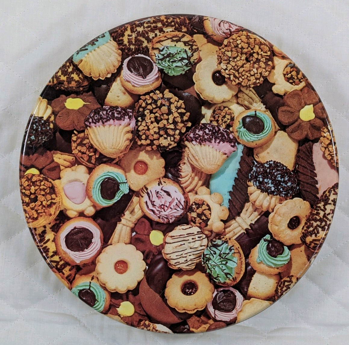 Vintage 1970s COOKIE TIN Hills of Westchester COLORFUL Round Metal Cookie Tin 