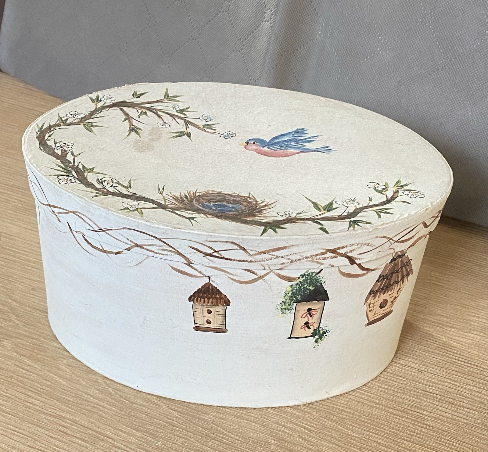 VTG Papier-mâché Hand Painted Bandbox With Folk Art Details