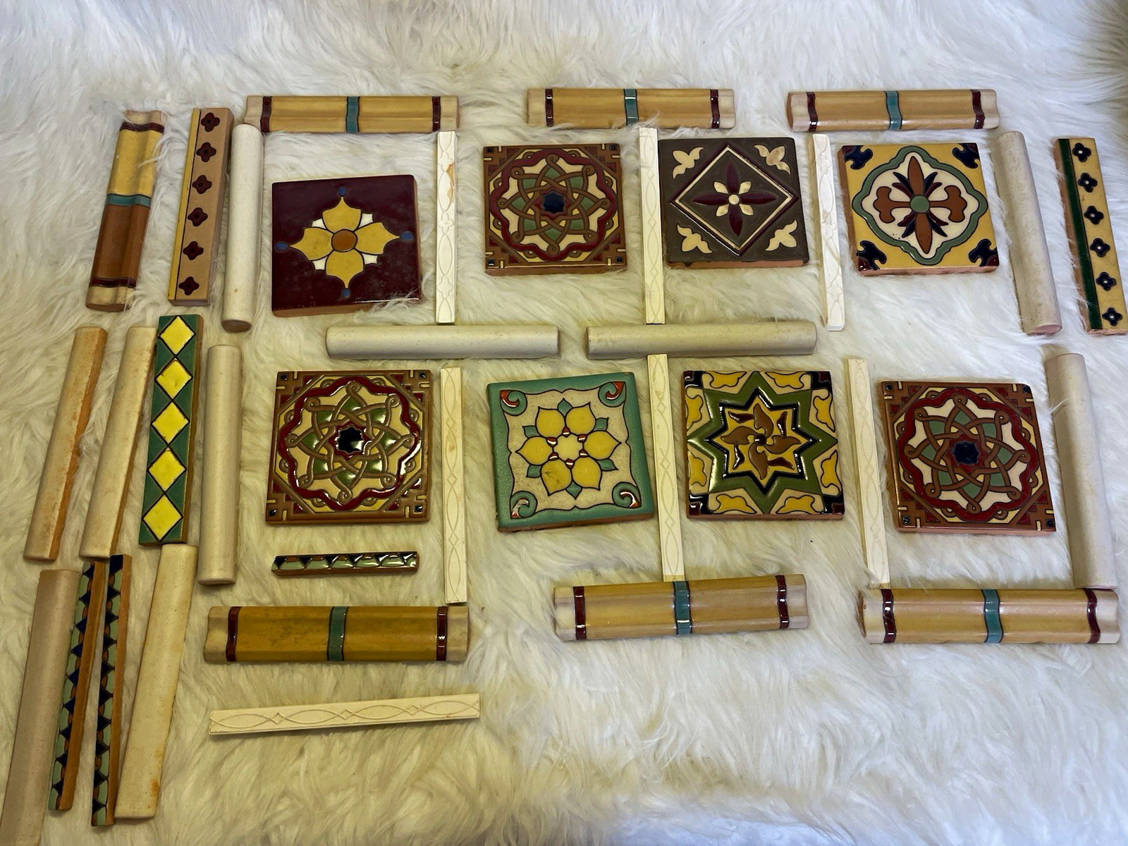 California Tile Ceramic Signed Relief Multicolor 4”Rounded Corner Pieces Extras 