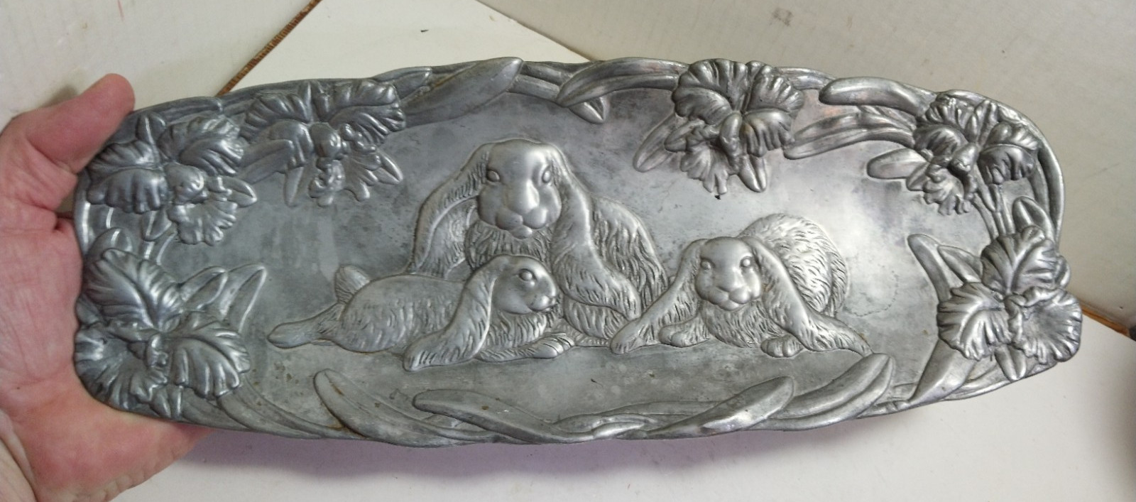 1994 ARTHUR COURT BUNNY RABBIT & LILY FLOWER SERVING TRAY 14-3/4\