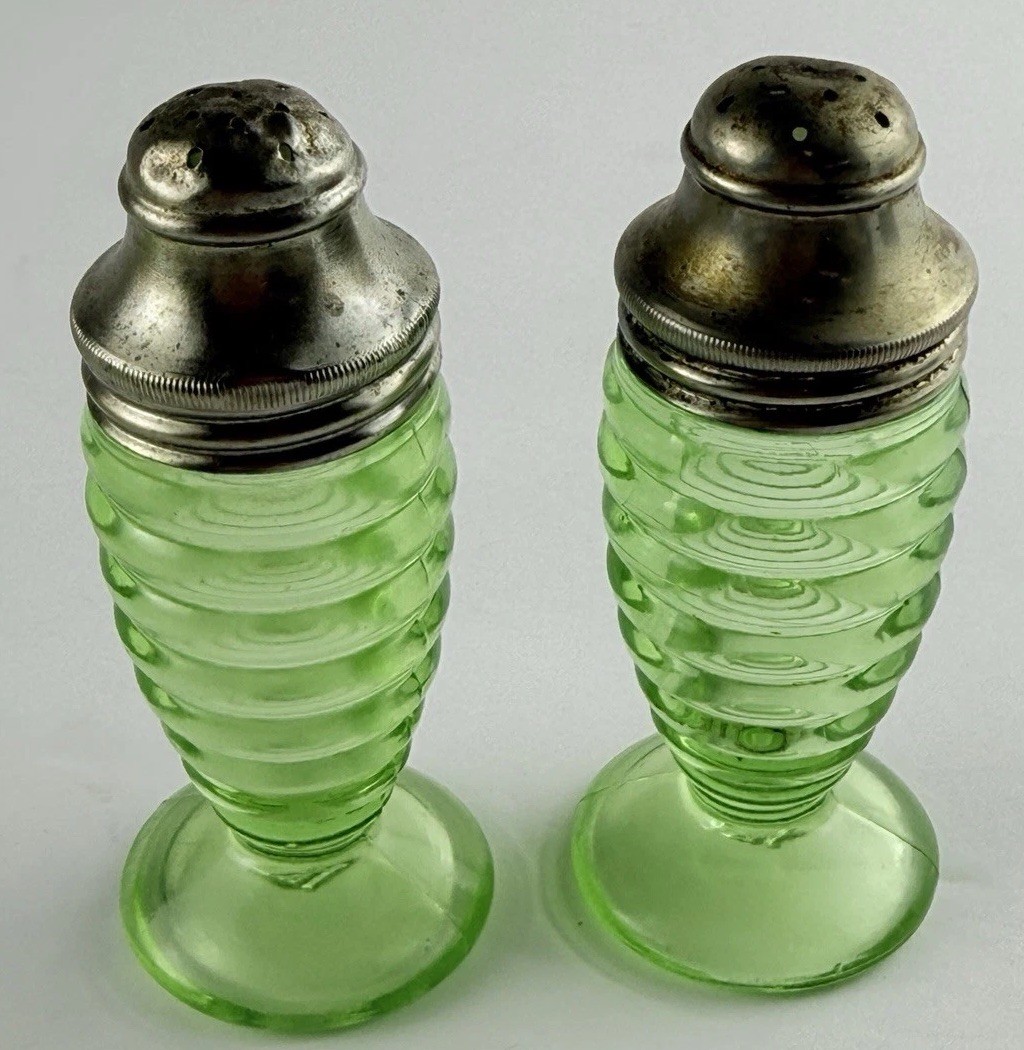 VTG 1930s Hazel Atlas Uranium Green Depression Glass Beehive S&P Shaker Set