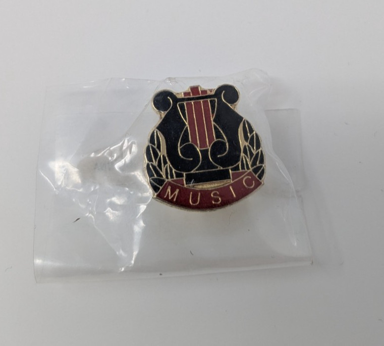 Music Harp Gold Tone Metal Black/Red Enamel Lapel Pin Pinback Vintage 3/4