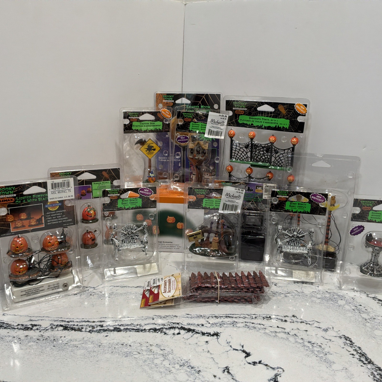 Lemax Spooky Town Lighted Moon Pumpkin Jack O Lantern Spiderweb Fence Accent Lot