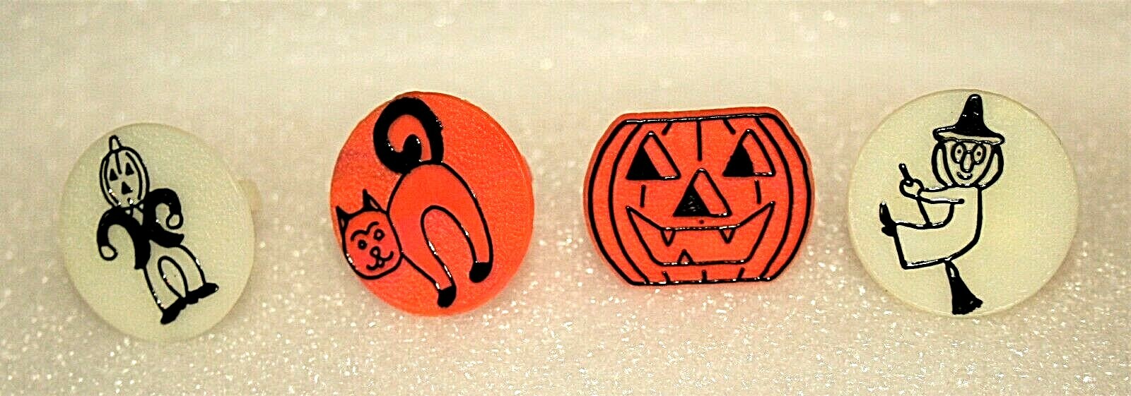 4 Vtg Toy Halloween Jack O Lantern Glow in Dark Plastic Ring Set NOS New 1980s