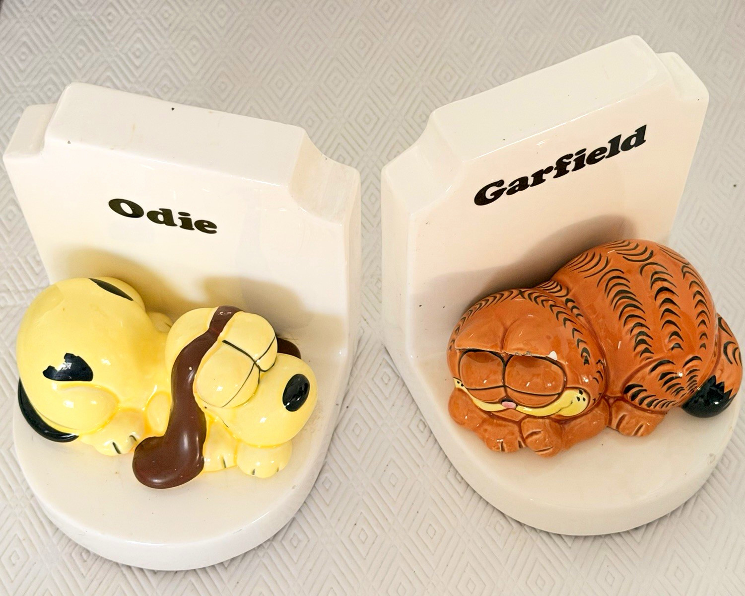 Rare vintage Enesco Garfield & Odie Painted Ceramic Bookends