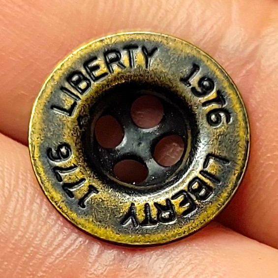 Vintage 1976 U.S. Bicentennial Liberty 1776-1976 Metal 4-Hole Button Americana