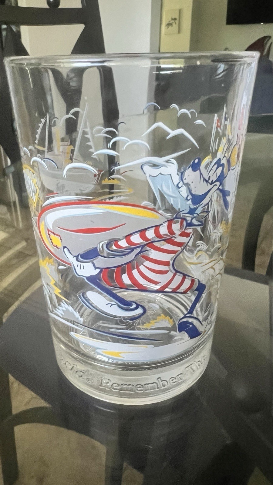 Vintage 1996 Walt Disney World 25th Anniversary Glass Goofy Blizzard Beach Mint