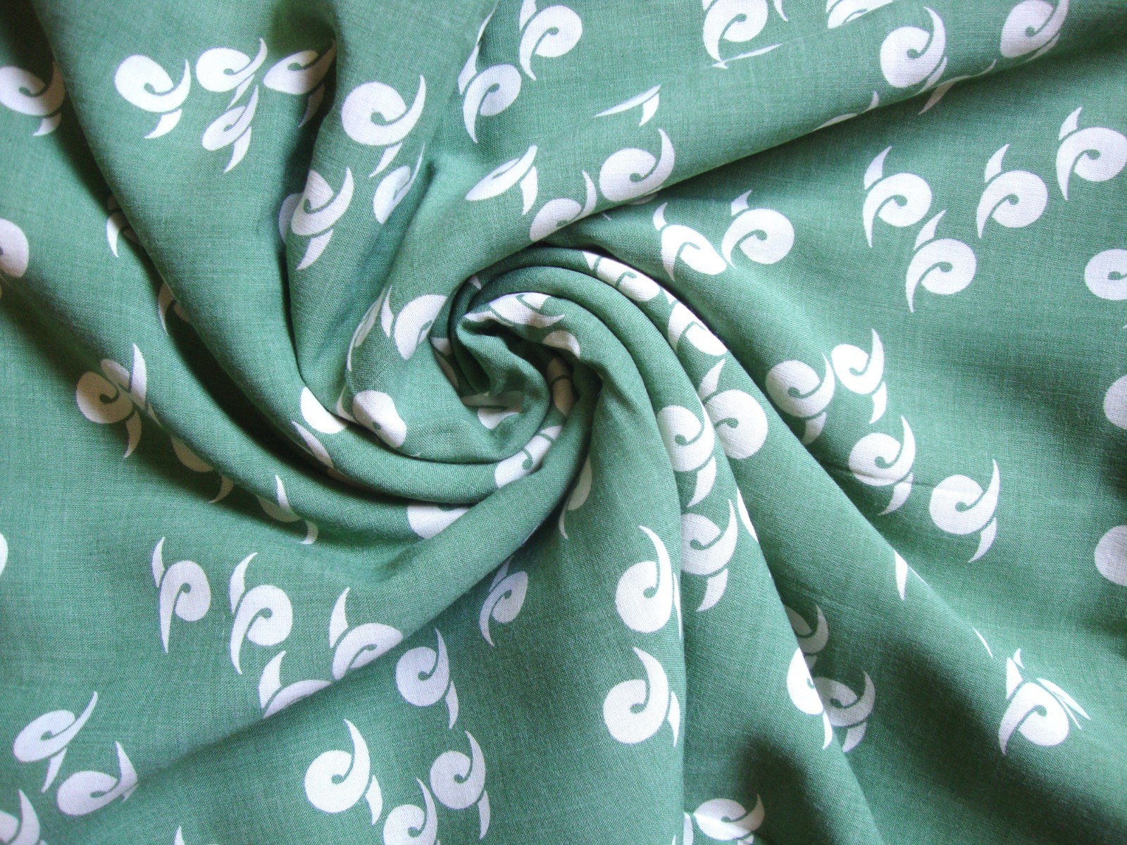 Vintage 1940\'s Art Deco Print Rayon Fabric