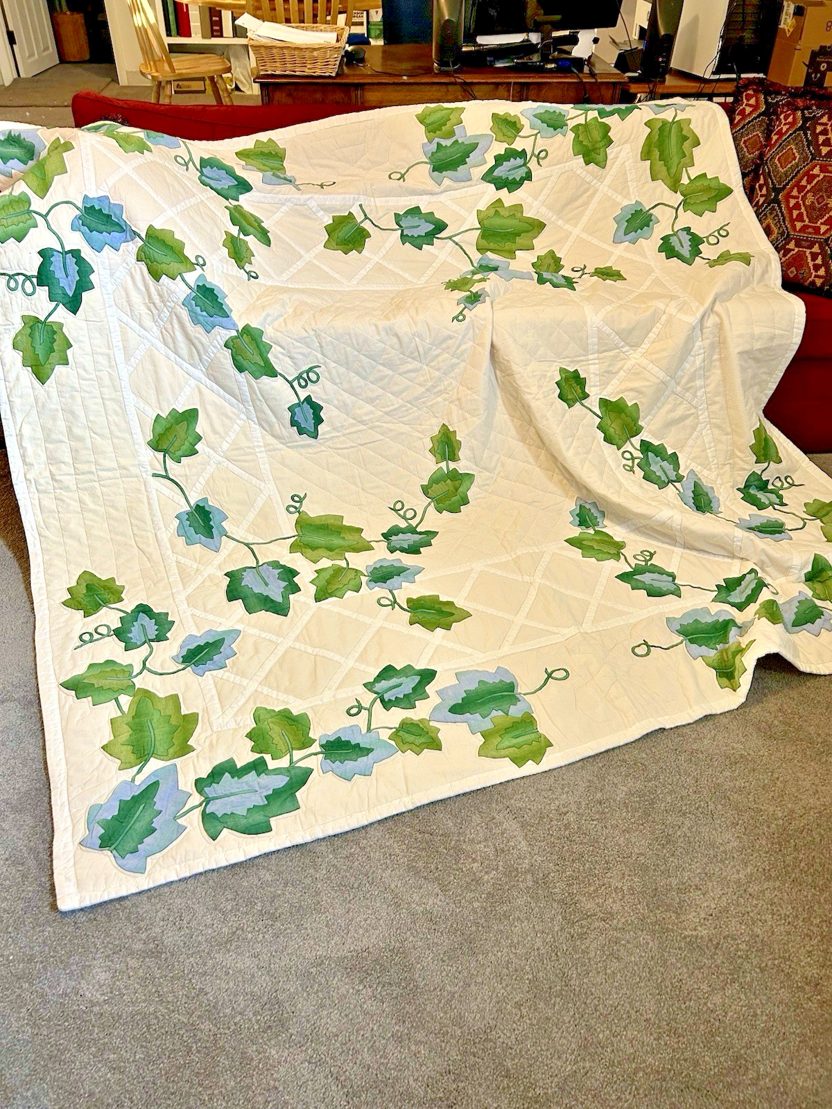 Grapevine Applique QUILT/Cotton/86”x86”/Used Good