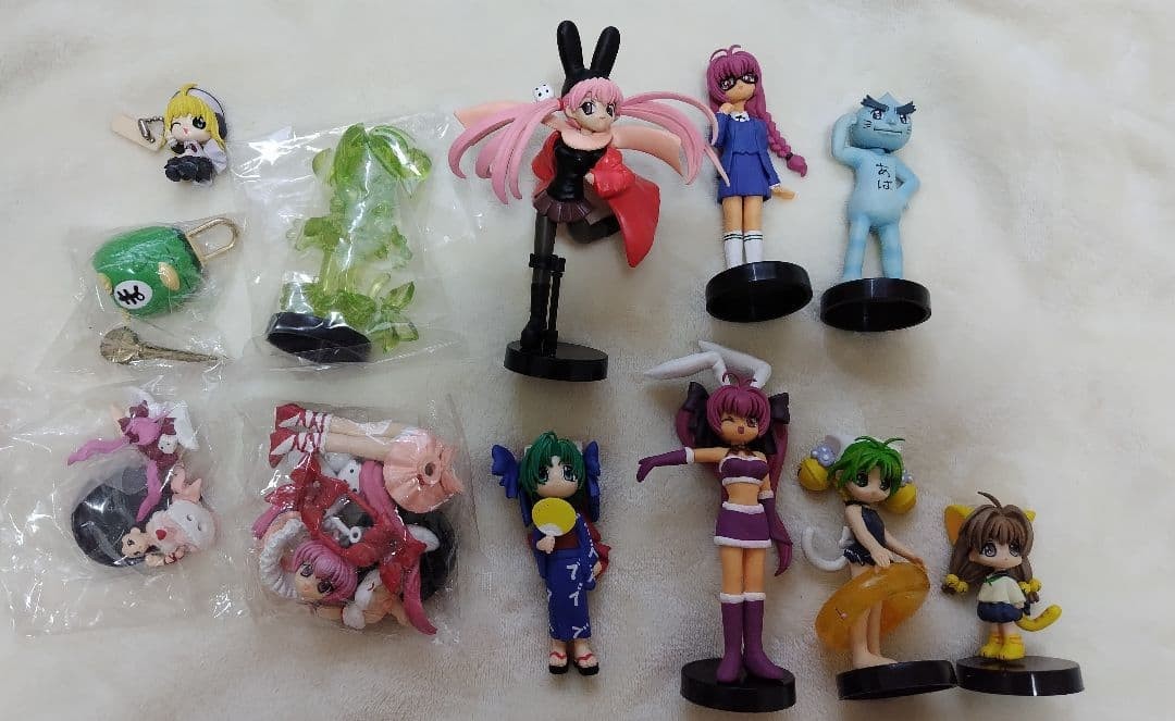 DigiCharat figure set of 10 and 2 other items