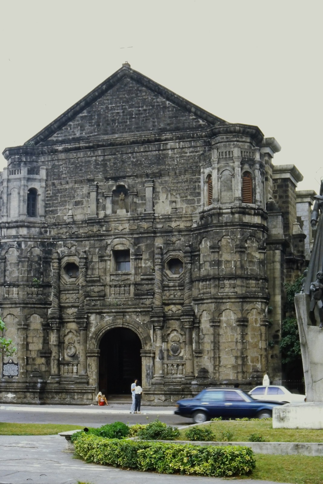 c1980's 35mm Slide San Agustin Church Manila Philippines Architecture Car Child