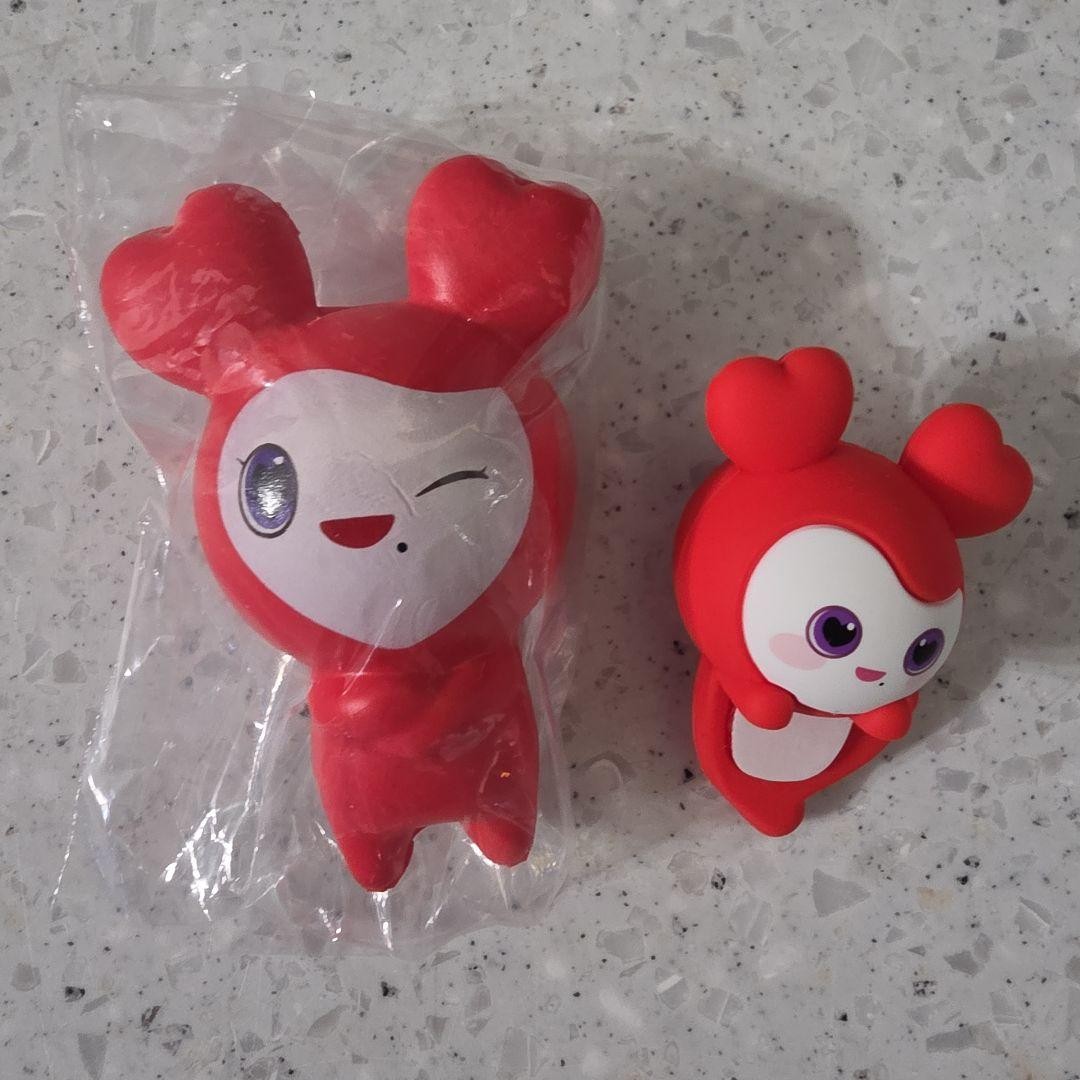 TWICE Chaeyoung Lovely Figure Squishy 2pc Collectible 15+