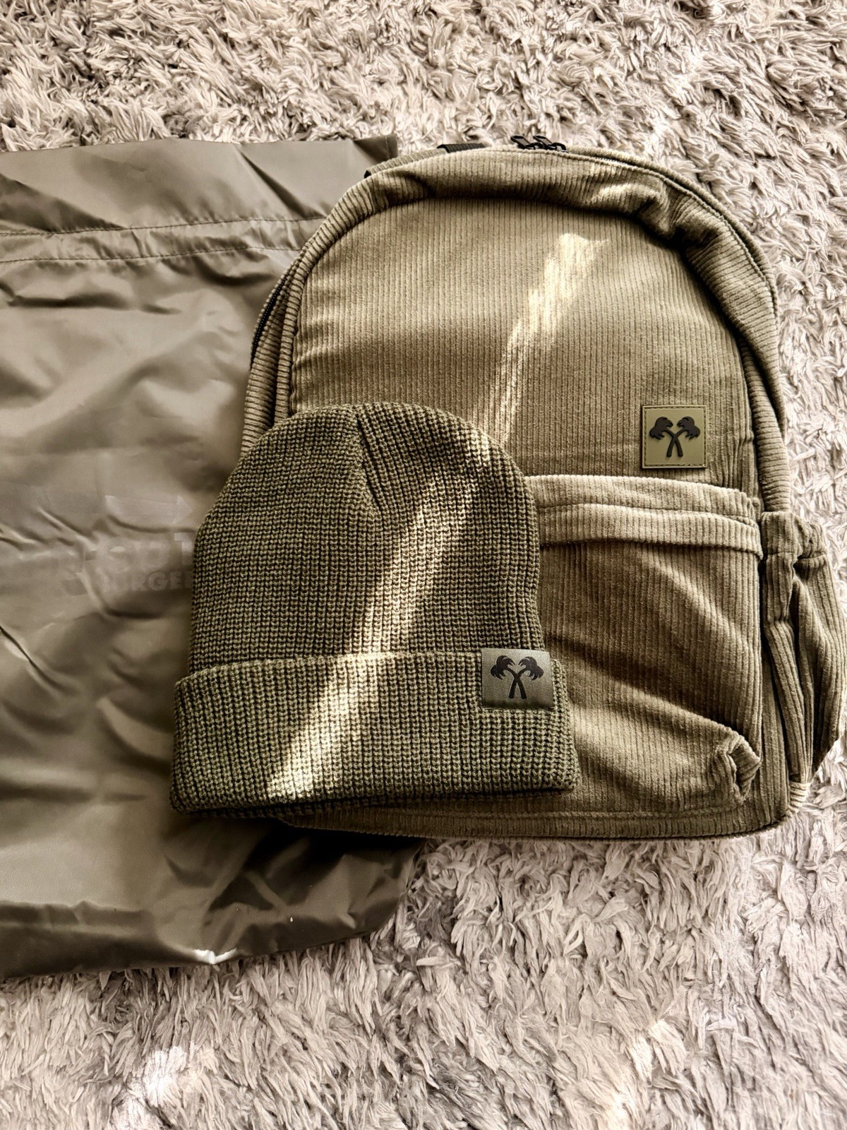 In N Out Burger Exclusive Gift Set Green Corduroy Backpack,Beanie And Carrier