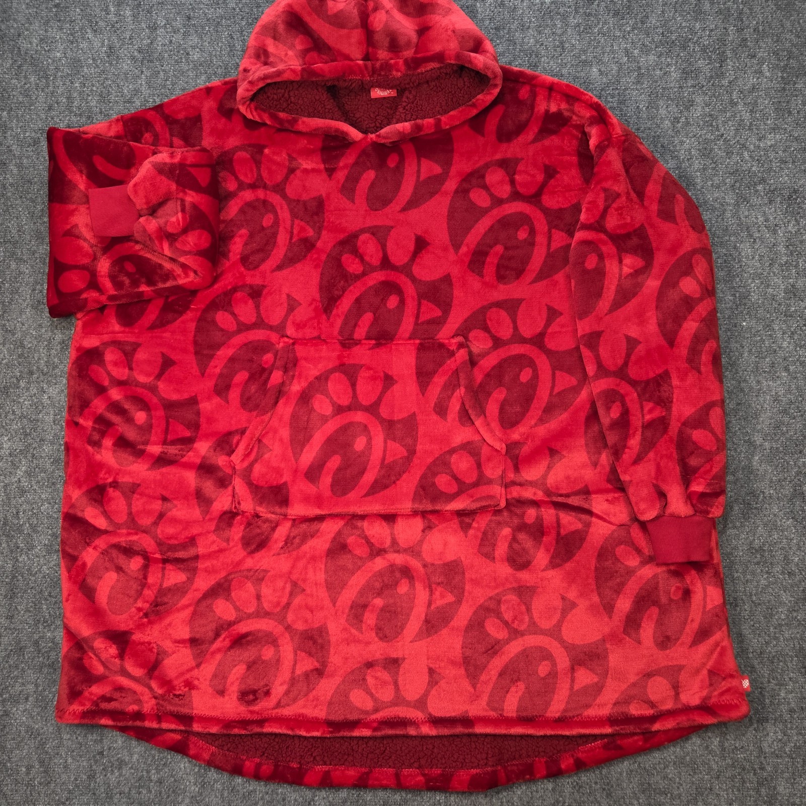 Chick-Fil-A Wearable Blanket Oversized Logo Fleece Lined Hooded Discontinued