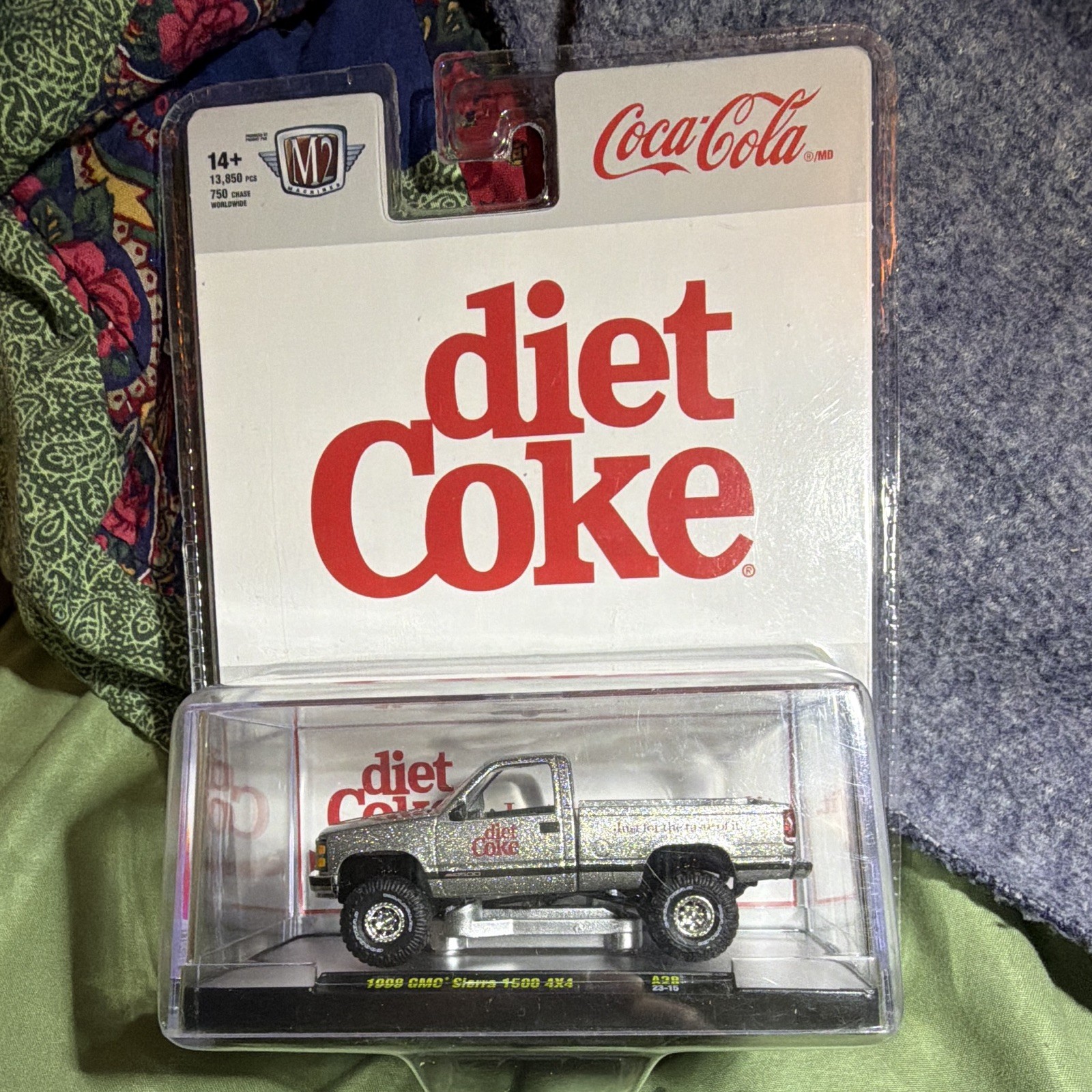 Coca-Cola M2 Machines Diet Coke 1998 GMC Sierra 1500 4x4 1:64 Truck