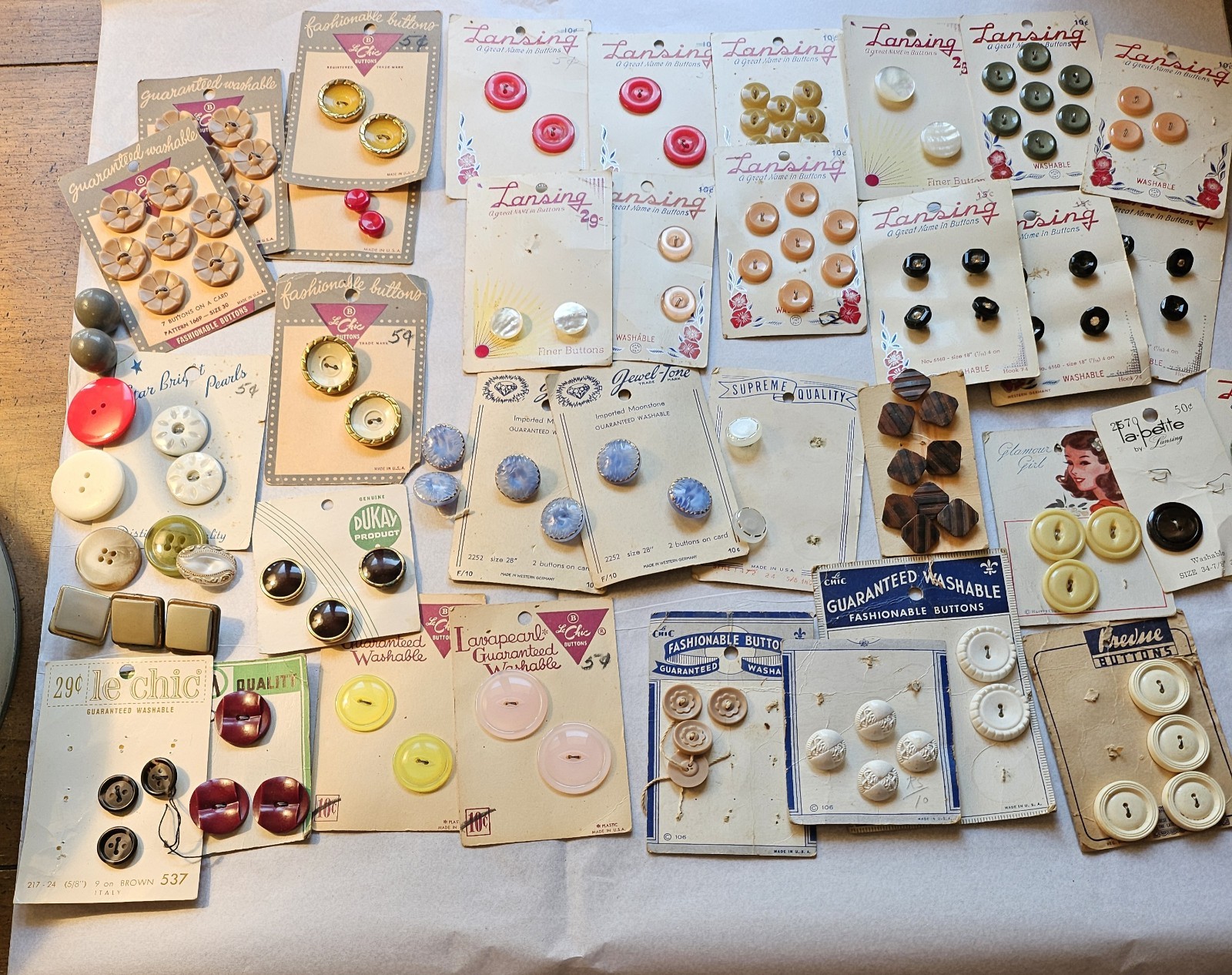 Lot 30+ Button  Cards, Loose Buttons, Mrs Smith Floral Chocolate Tin