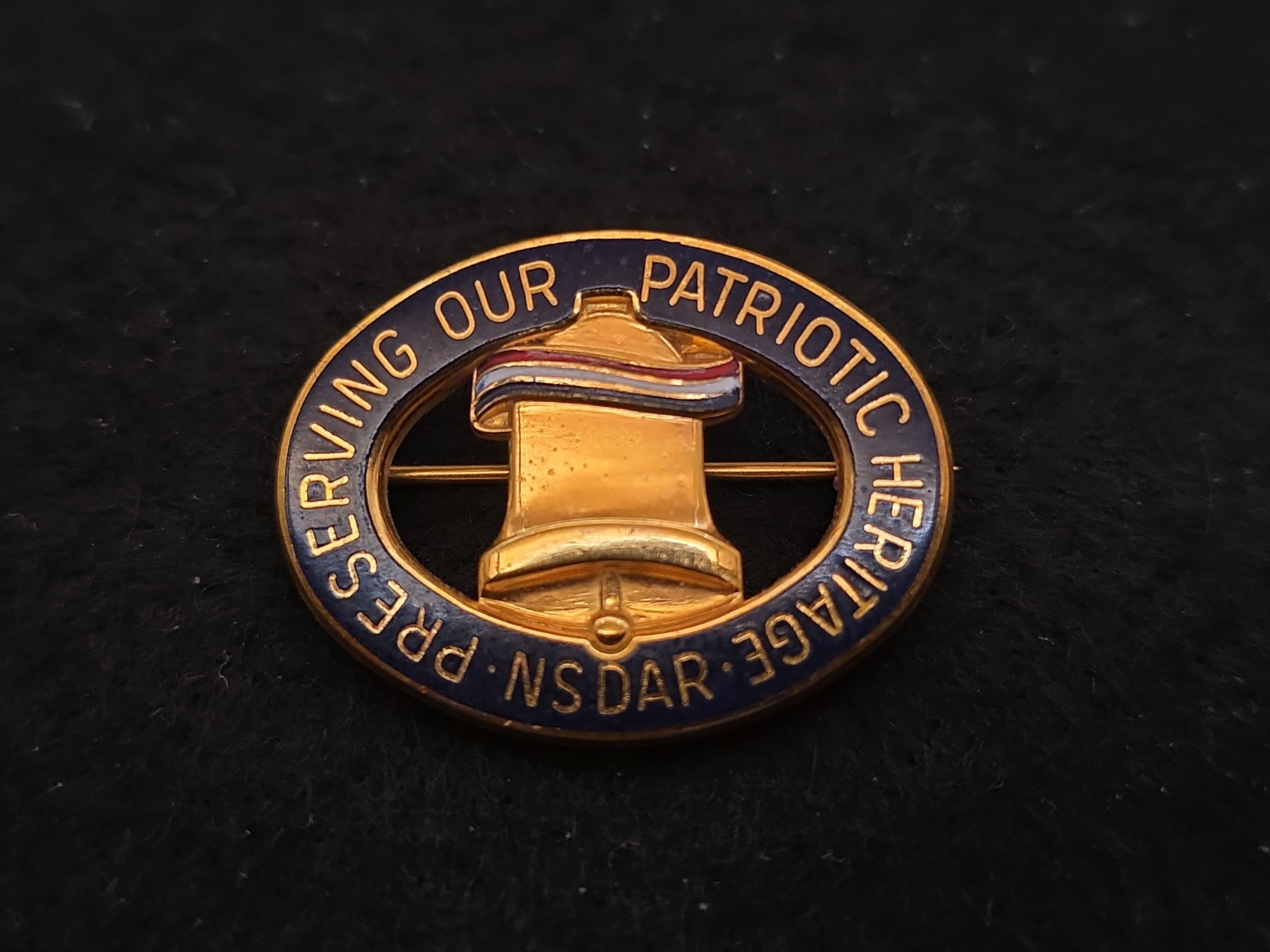 DAR NSDAR Preserving Our Patriotic Heritage JE CALDWELL PIN