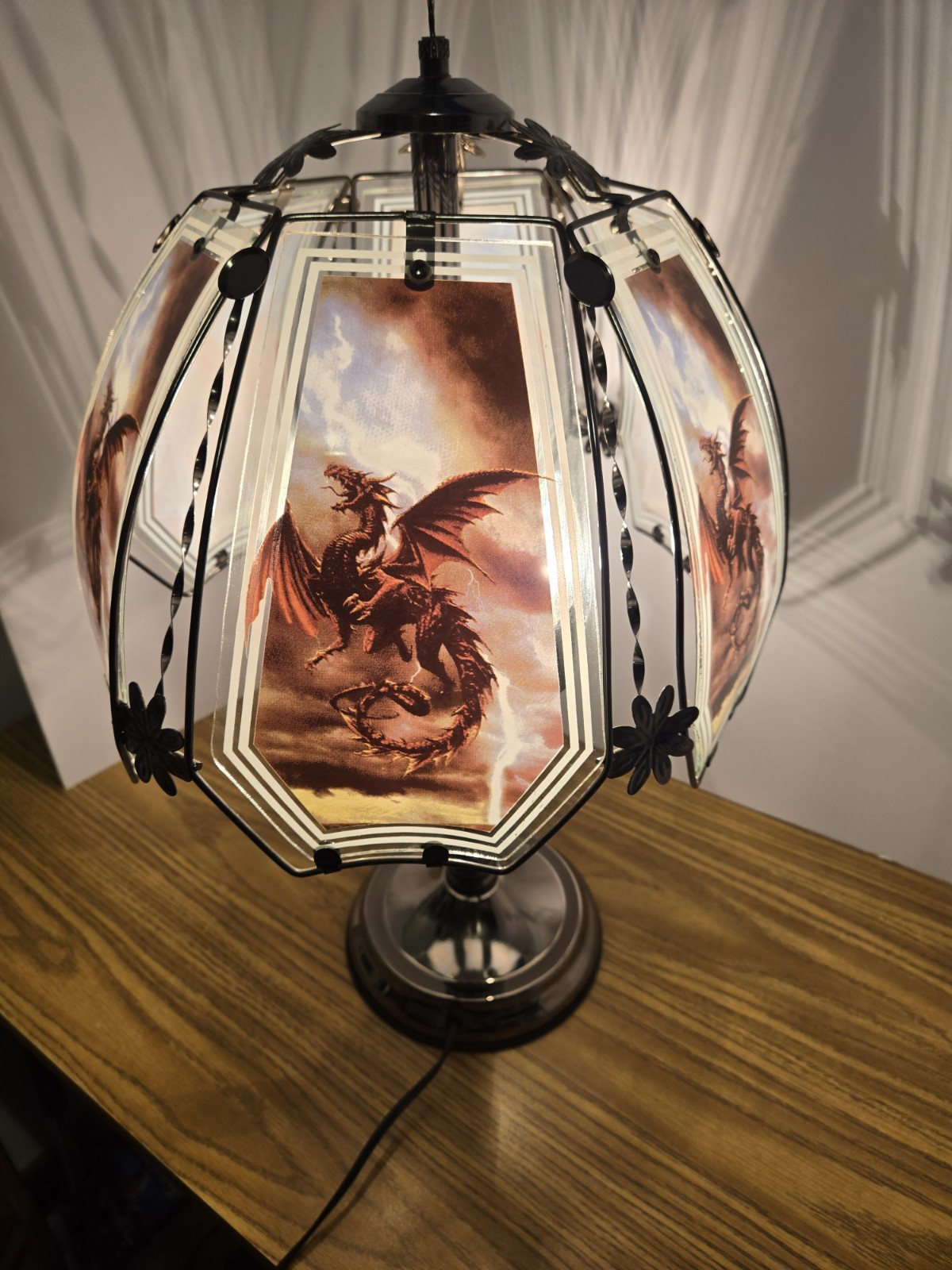 Vintage OK Lighting Touch Lamp Dragon  3 Way Glass Panels. good condition 