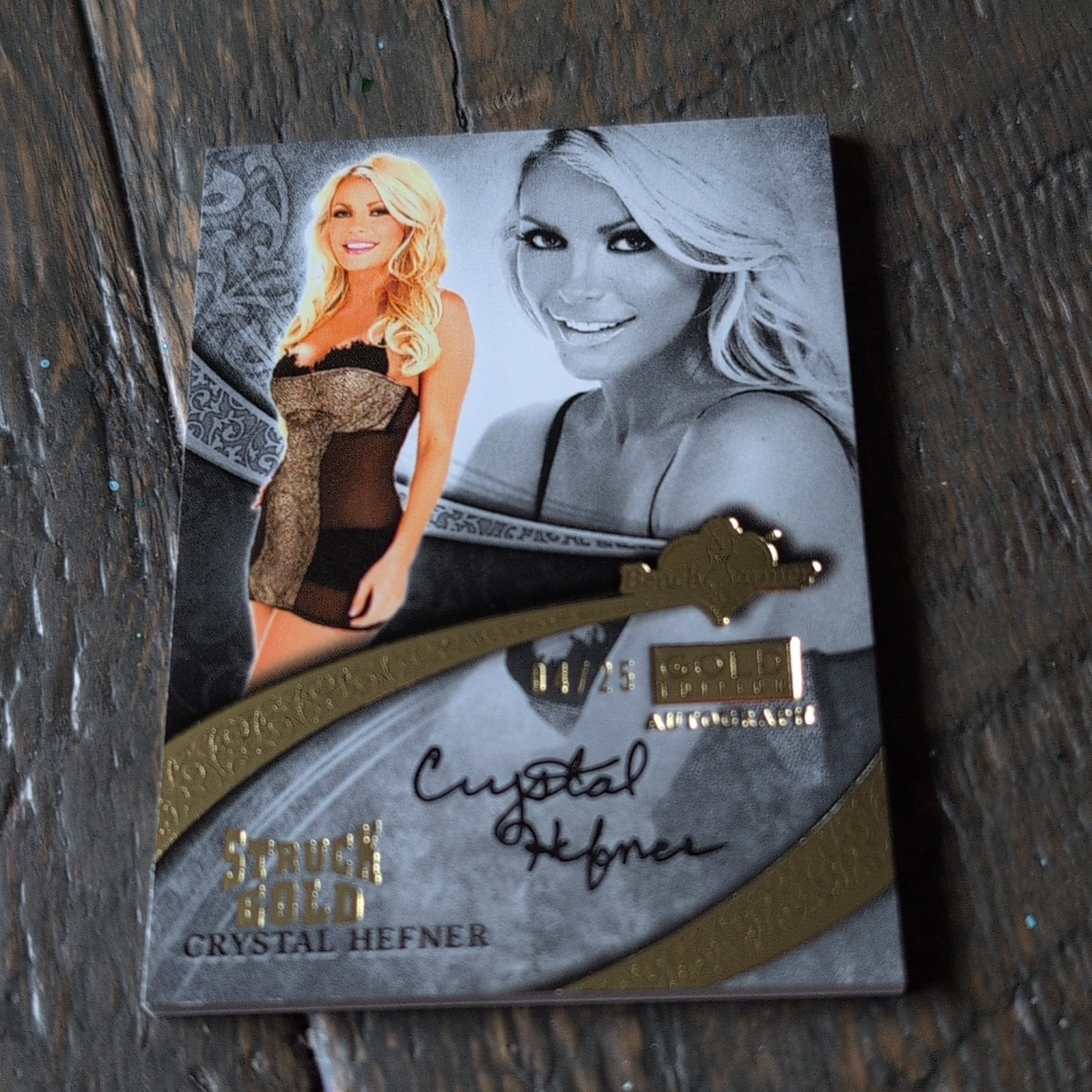 Bench Warmer Struck Gold Crystal Hefner Auto Gold Edition #04/25 2013