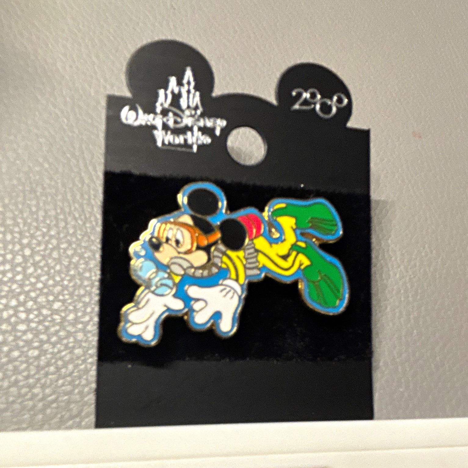 WDW Mickey Mouse Scuba Diver Disney pin 2000