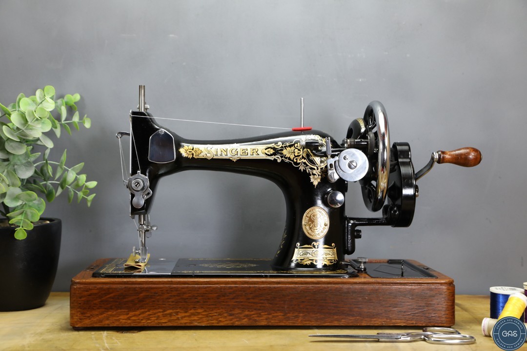 1937 Vintage Singer 28k Hand Operated Sewing Machine and Carry Case