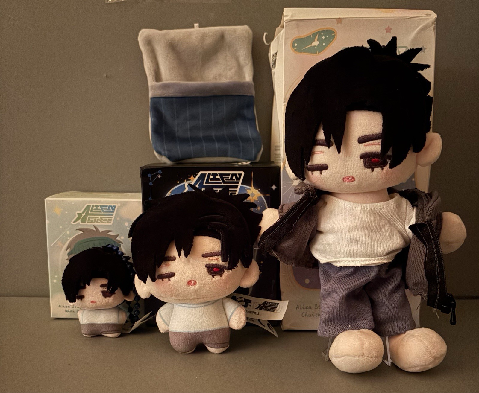 New Official Alien Stage Merchandise Lot 4th Anniversary Limited Edition Ivan