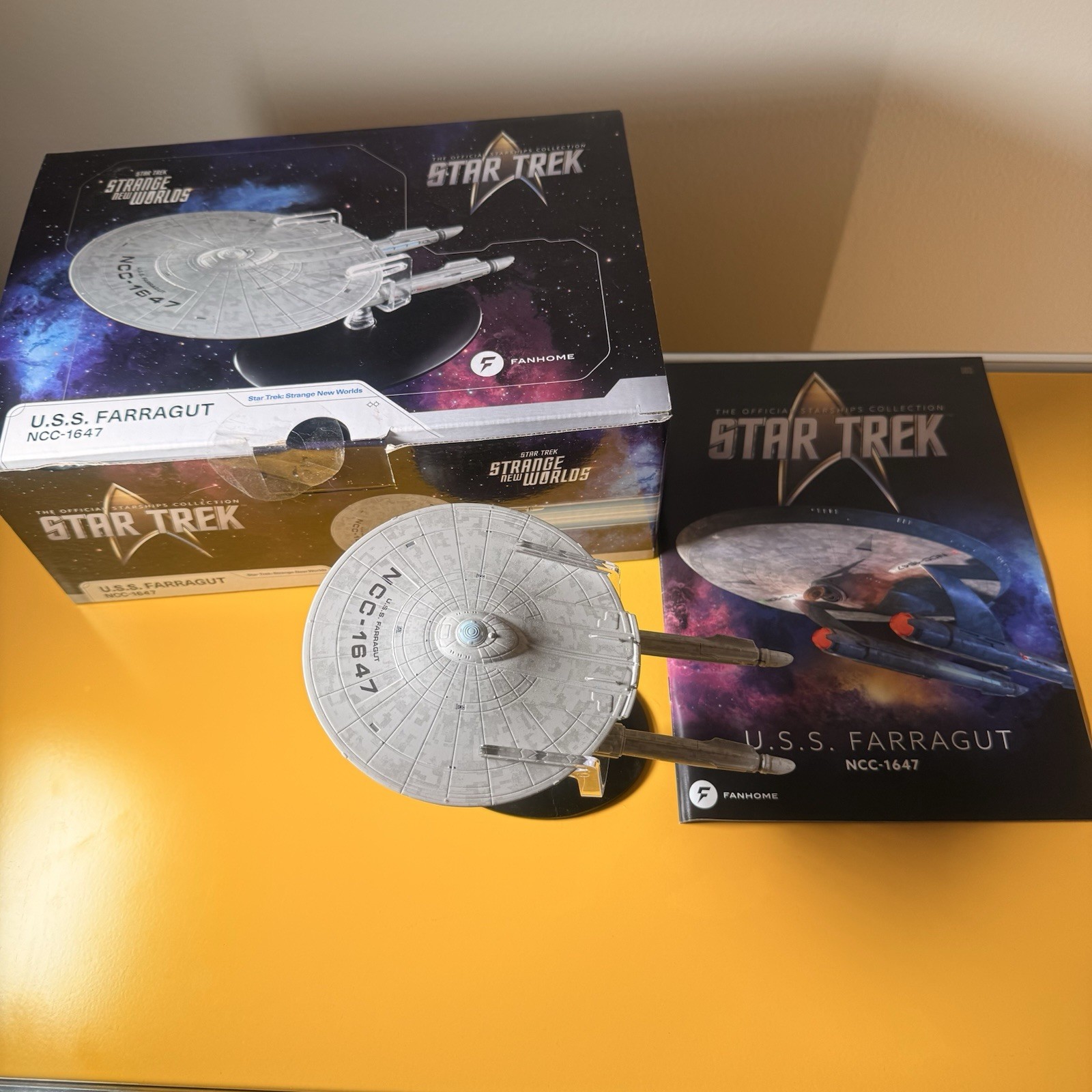 Fanhome Star Trek SNW U.S.S. Farragut NCC-1647 Replica Stand Box