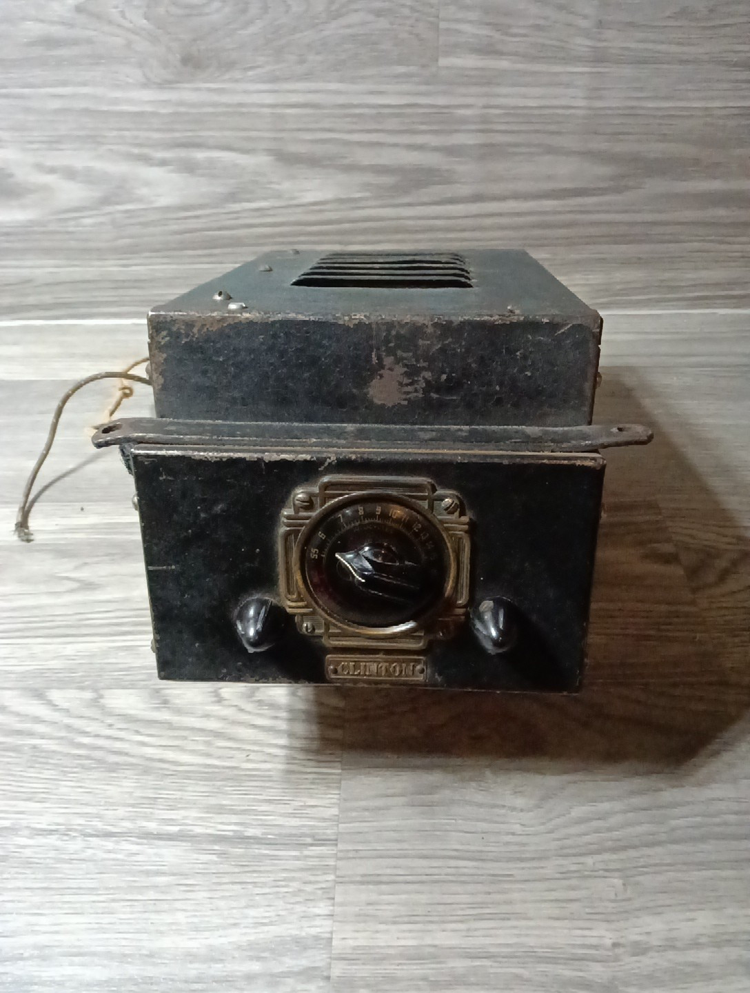 Ca. 1935-1936 Accessory Under Dash Car Radio 