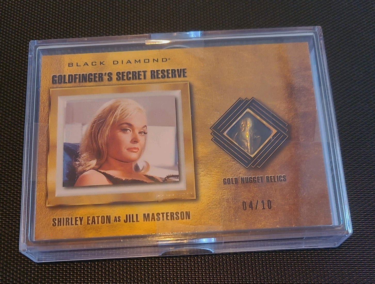 2025 UD James Bond Black Diamond SHIRLEY EATON JILL MASTERSON 4/10 Gold Nugget