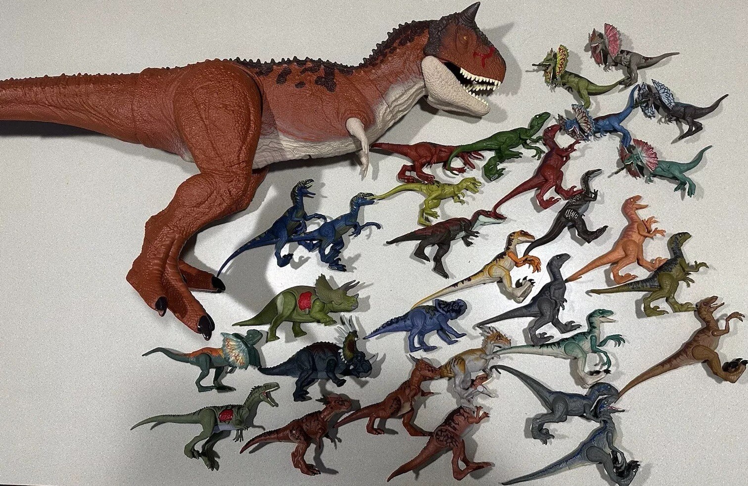 Jurassic World Dinosaur Lot 30 various species & 1 Mega Carnosaurus