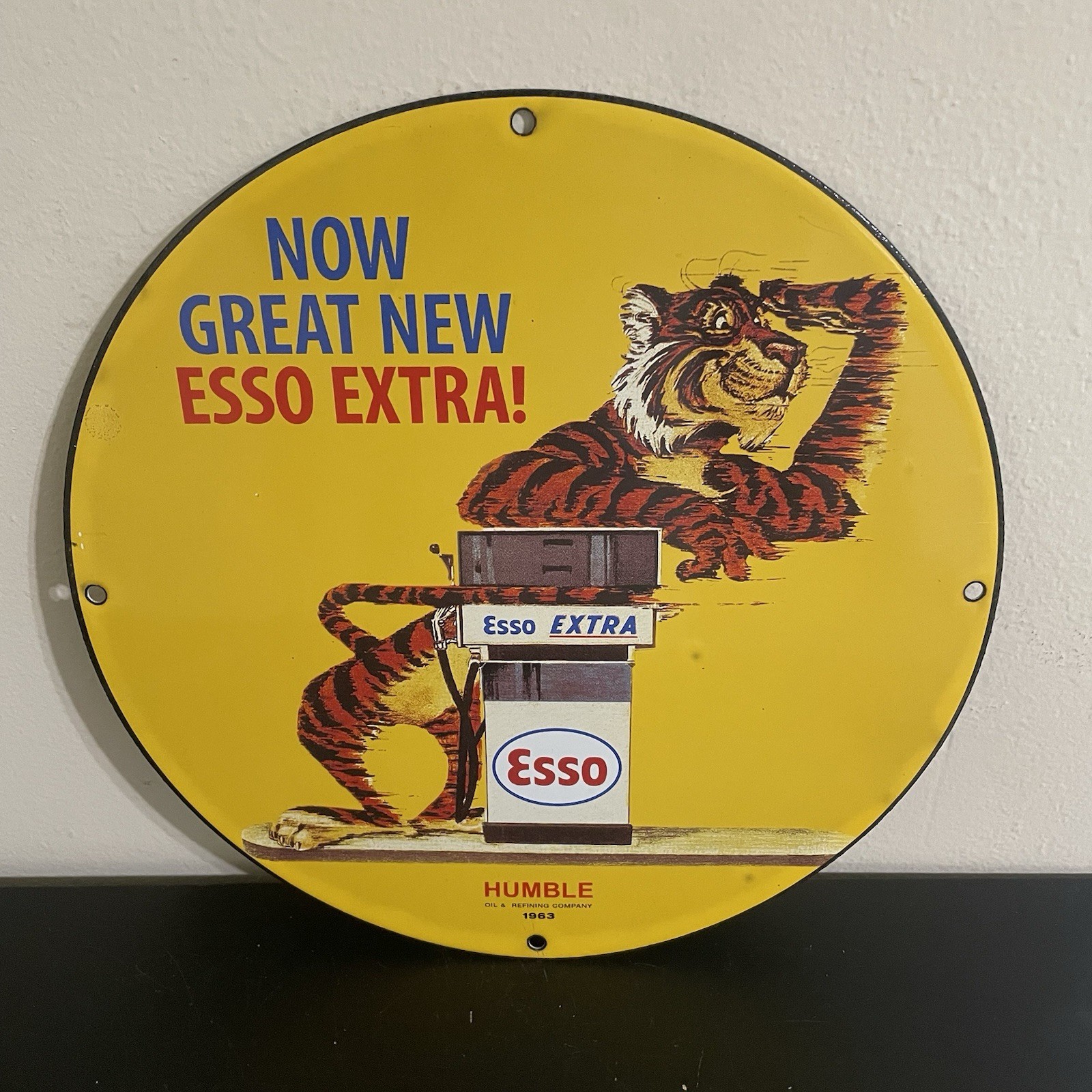 VINTAGE ESSO TIGER STARING SERVICE GASOLINE OIL PORCELAIN SIGN