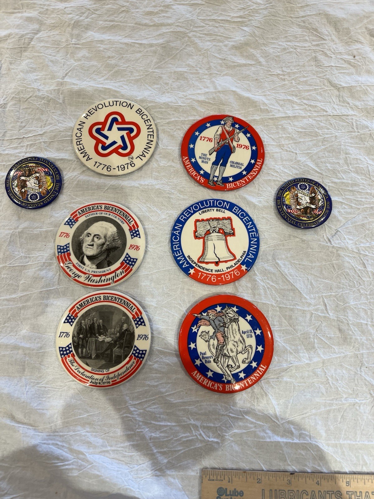 Lot of 8-1976  Bicentennial Buttons Washington, Liberty Bell, Minute Man etc