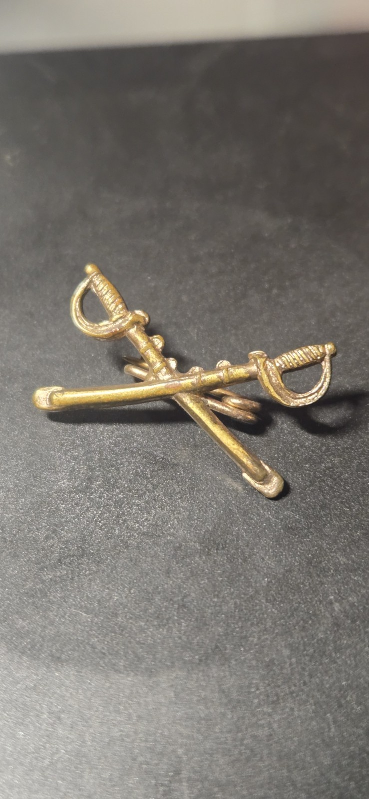 Antique US Army Cavalry Crossed Sabers Miniature Gilt Pin Back WWI Era Style